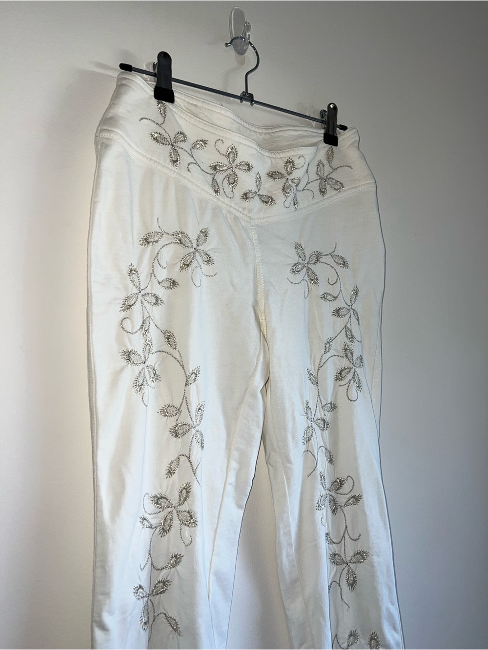 Kimchi Blue Embroidered White Women’s Pants - Picture 4 of 6